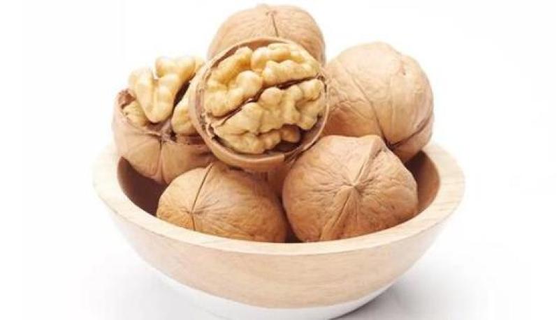 3公分薄皮核桃树价格，4公分5公分15公分核桃树