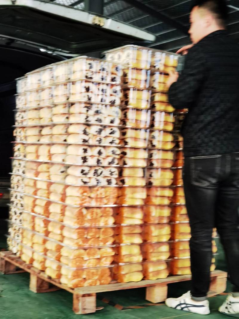 牛肉松鲜面包，山东发货，厂家直供，大量出货分量大，实惠新