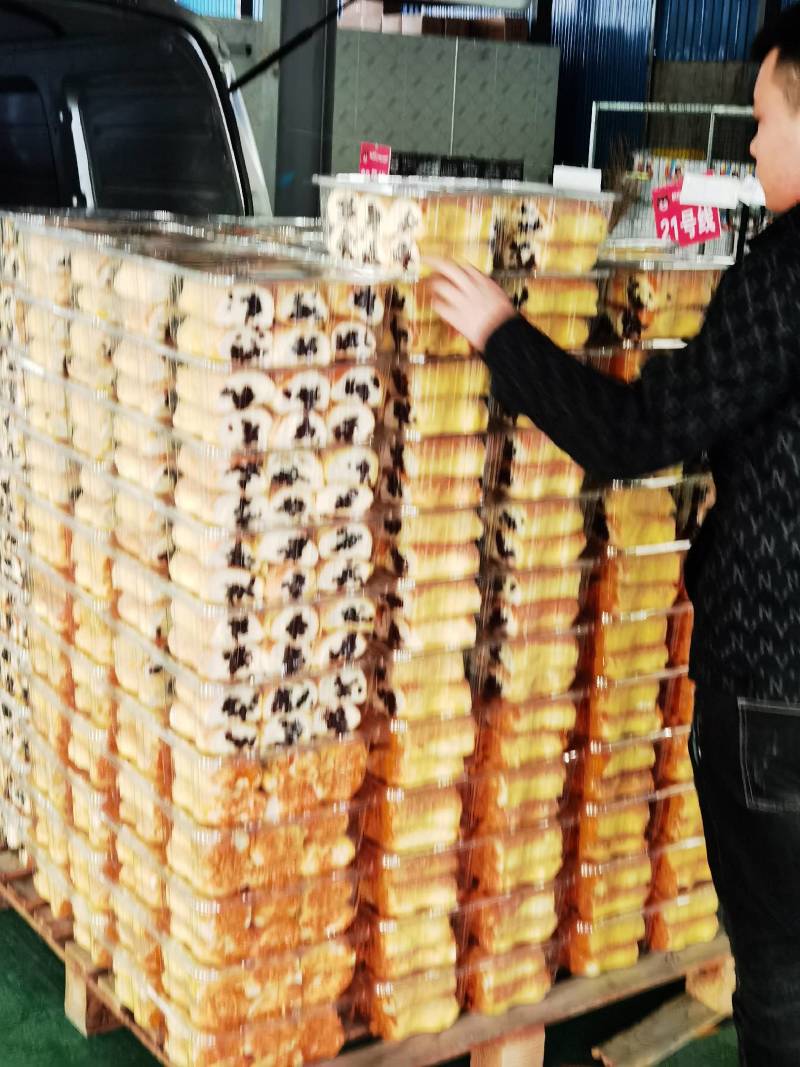 牛肉松鲜面包，山东发货，厂家直供，大量出货分量大，实惠新