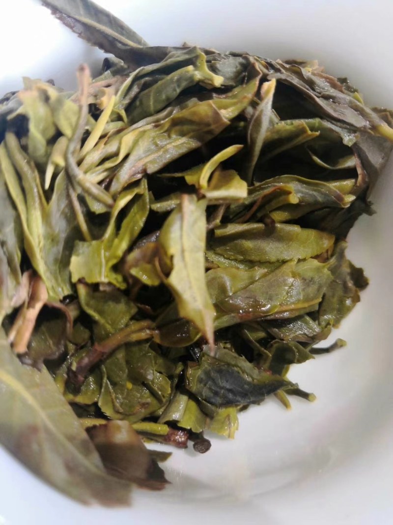 古树红茶滇红千年古树茶乌龙茶