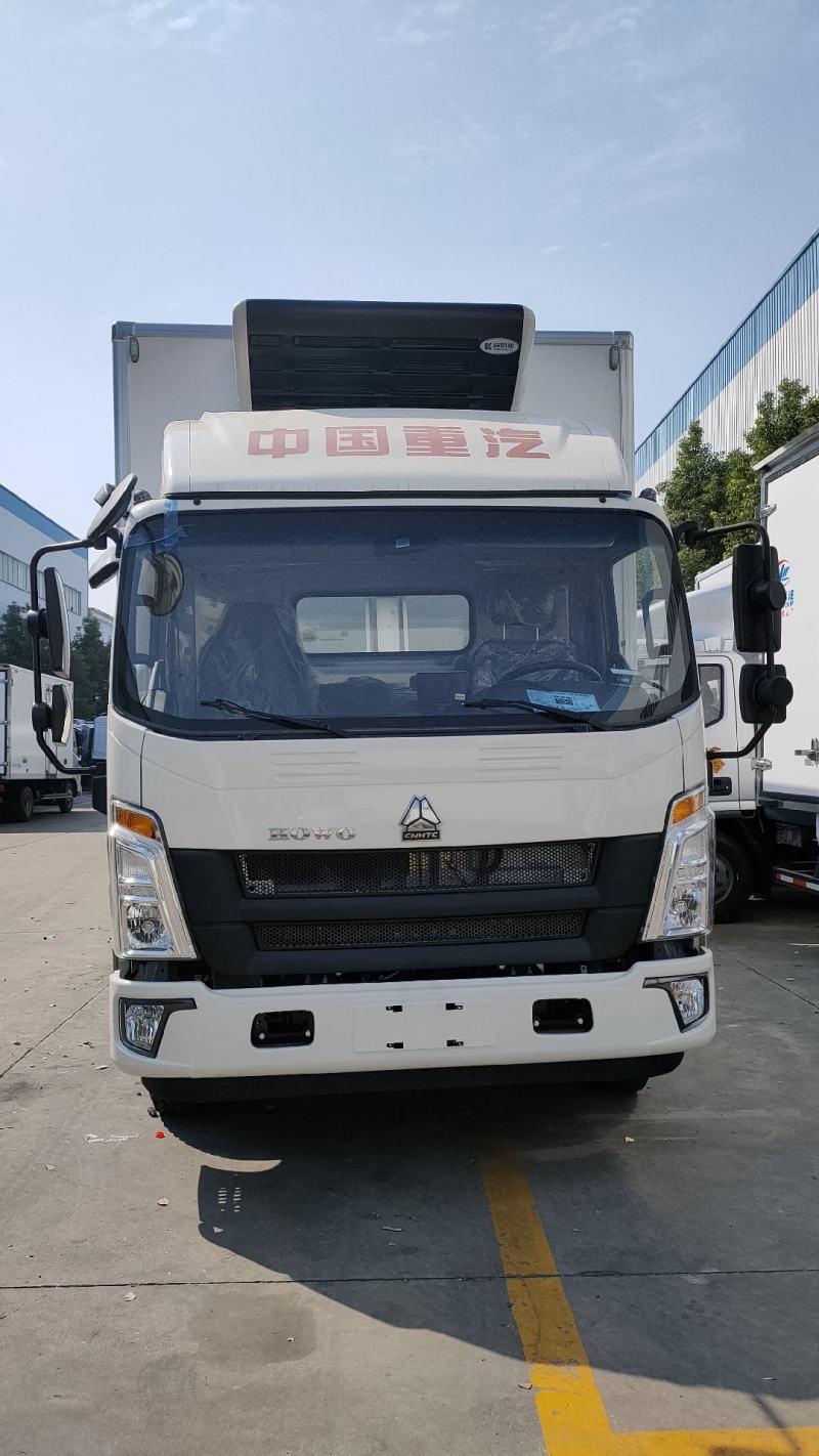 重汽豪沃国六160马力冷藏车