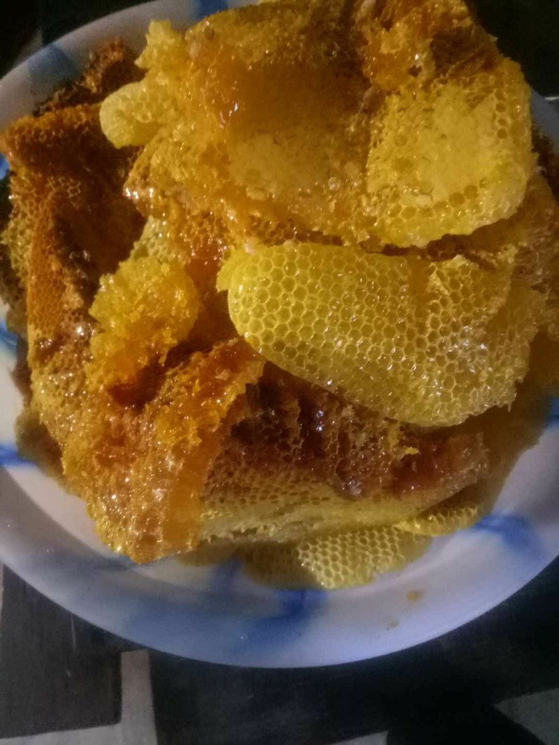 一年割一次的土蜂蜜（包邮）