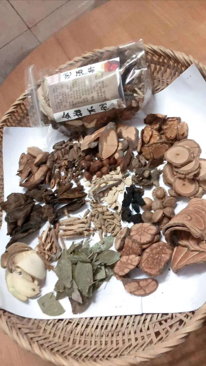 杜仲风流果金樱子回春草等药材男人泡酒料