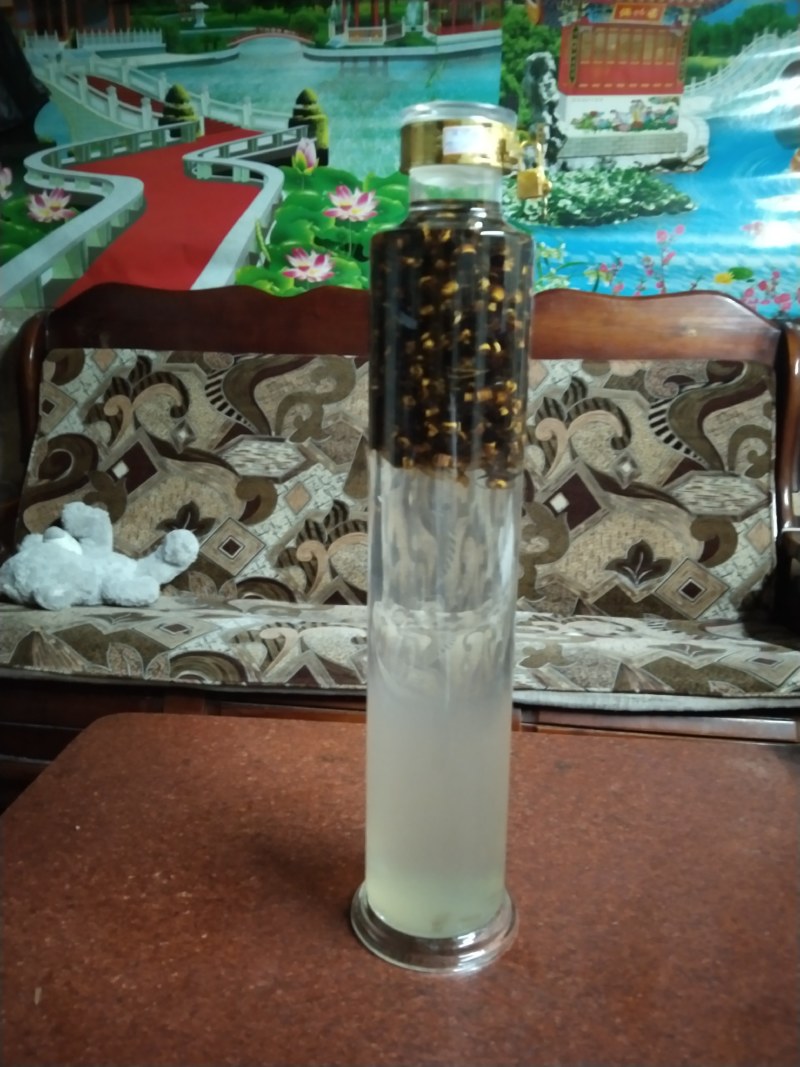 虎头蜂纯野生活蜂视频挑货
