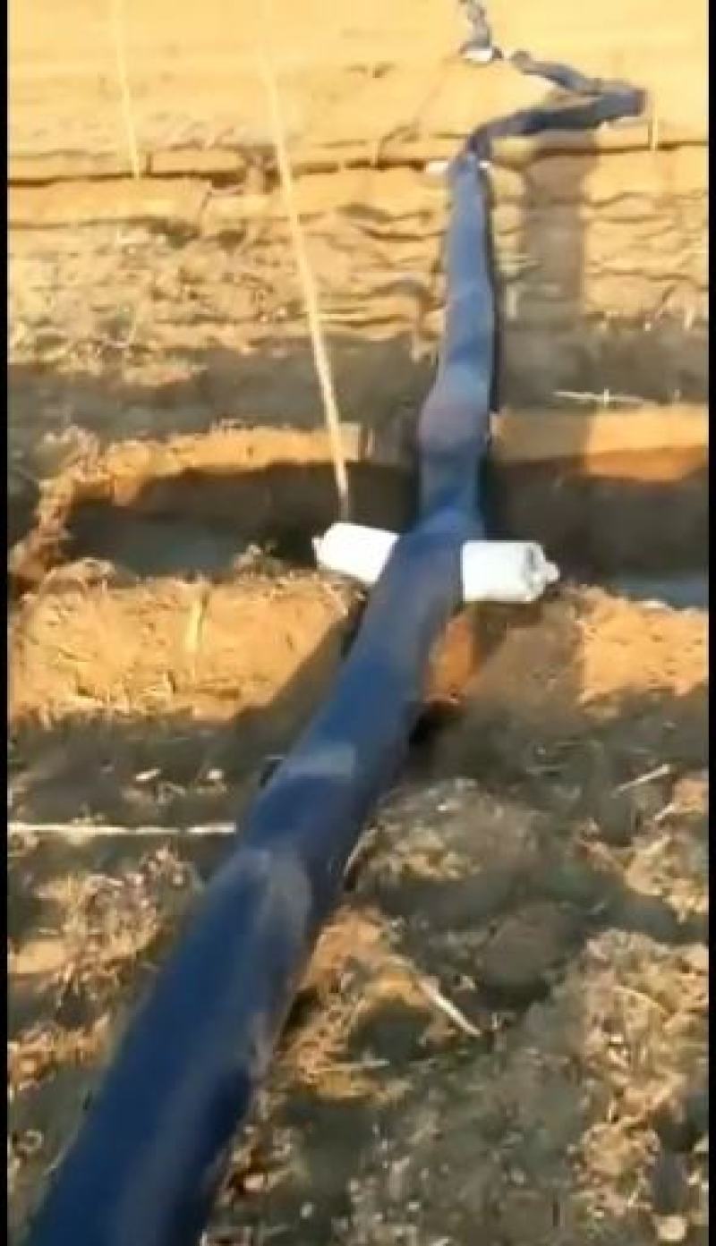 水带浇地用的布水袋加厚布料专业制作结实耐用。欢迎选用。