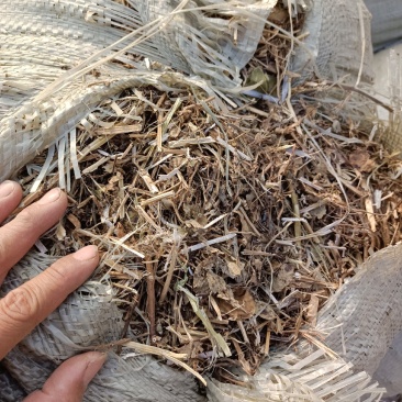 花生秧羊草，牛草，细糠