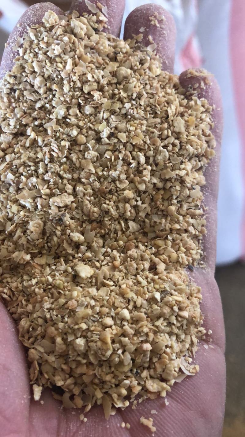 饲料原料大量供应精品豆粕，量大从优，全国可发，诚信经营