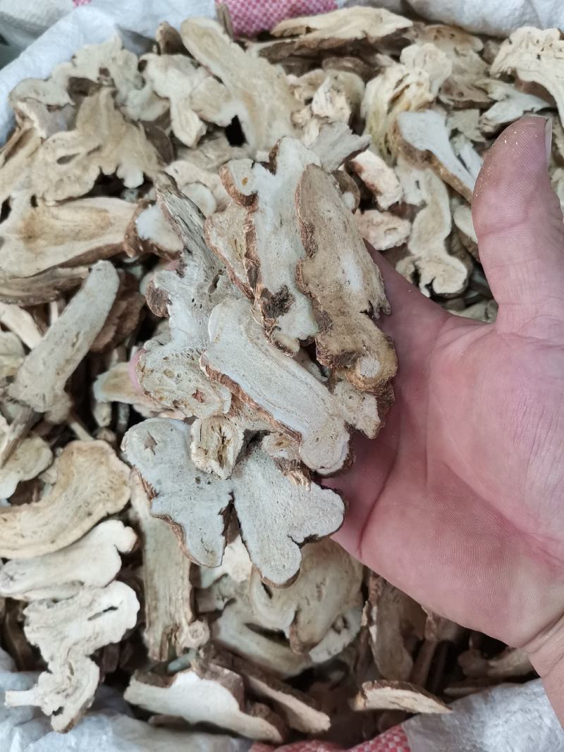 中药材，白术片，产地浙江，今年新货，颜色飘亮价格合理