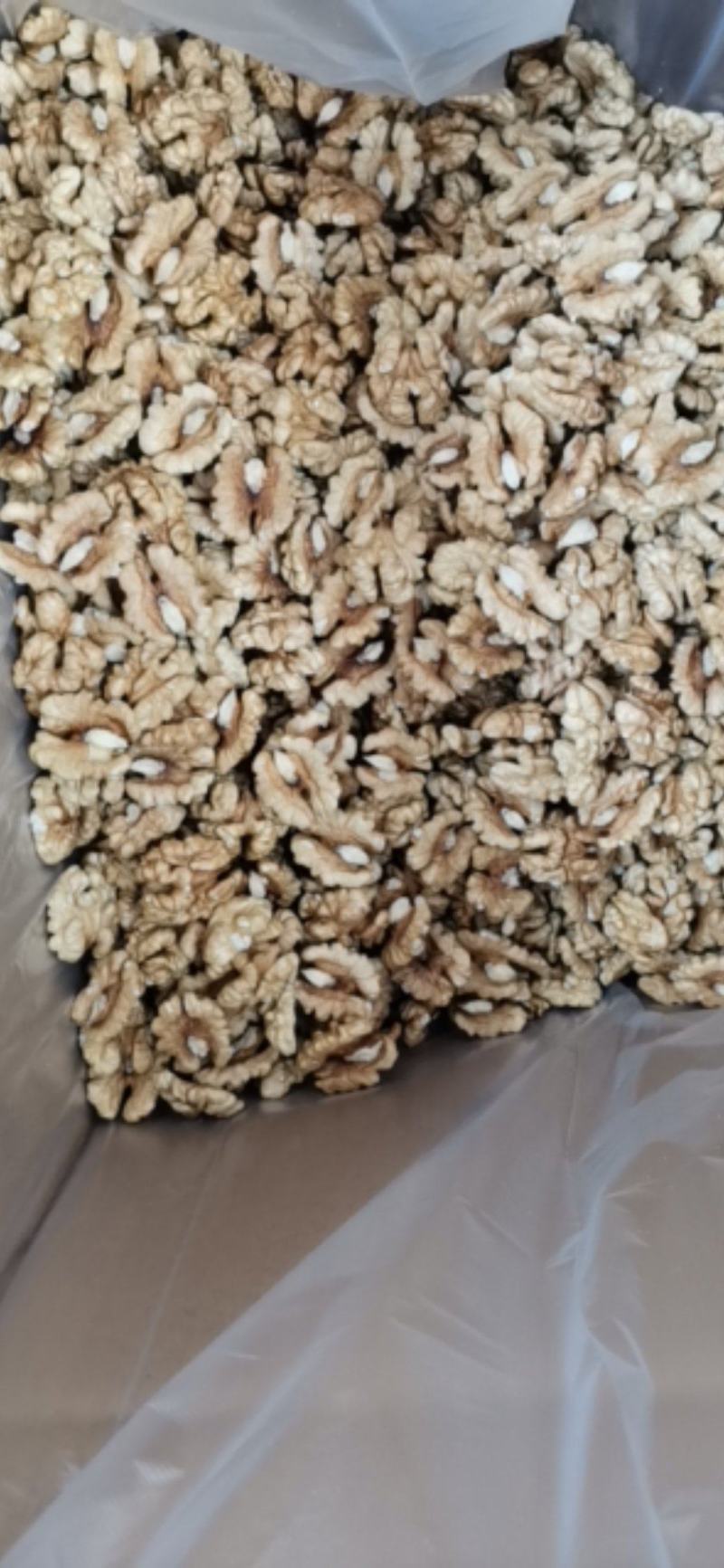 新疆核桃仁一二三路尖白普白黄仁黑仁都有，自己加工