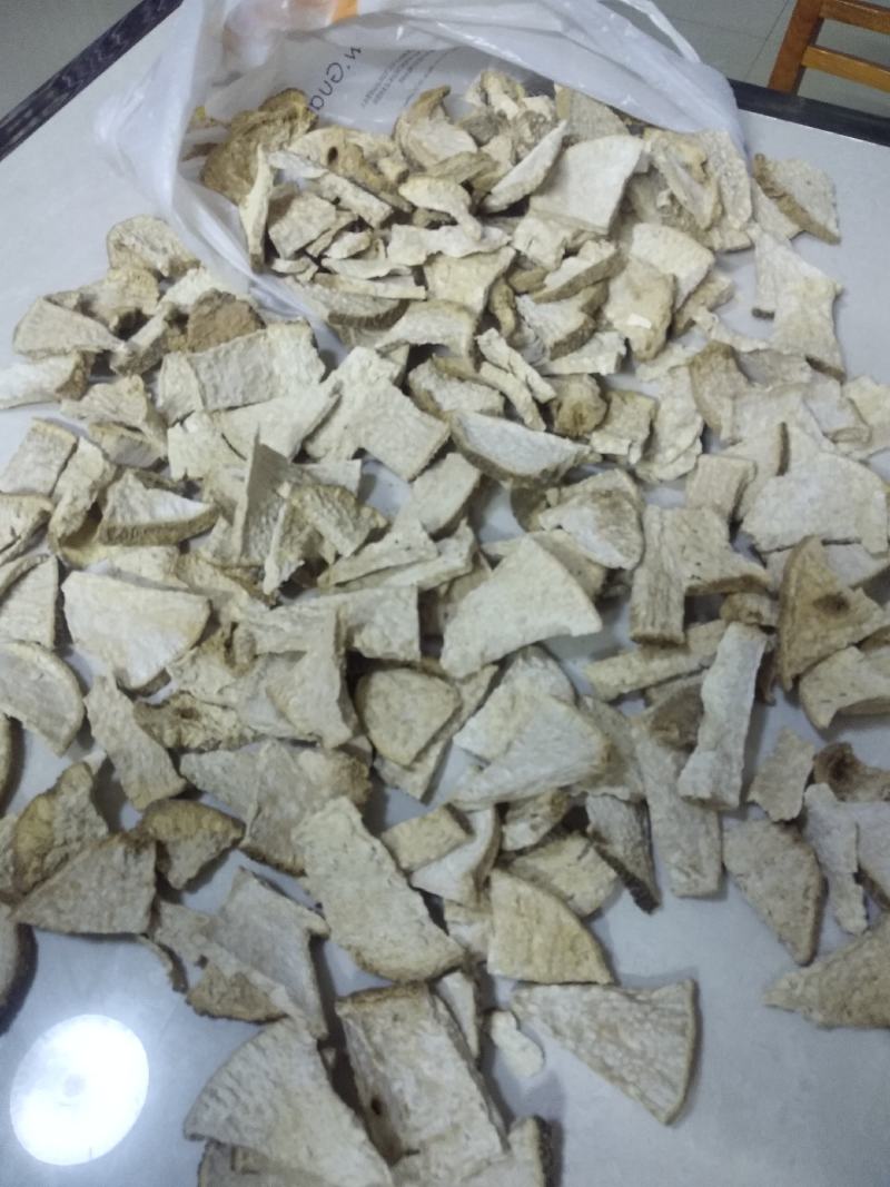 蛇莲：广西大山里面，现挖现卖干货自然晒干，有需要的联系我