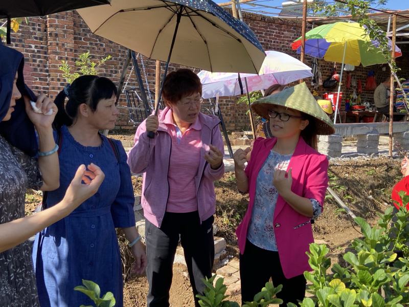 广东韶关领导来基地视察工作了关心佛手的生长和供应销售情况