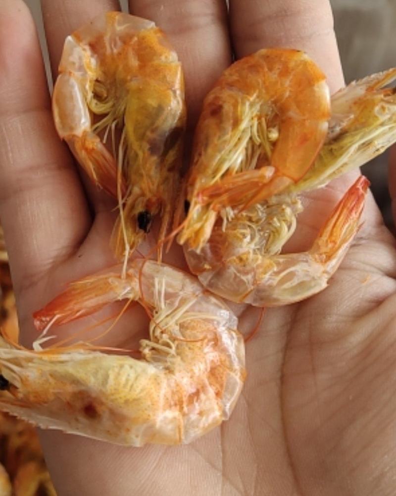 海水虾，活虾碳烤，皮肉分离，不咸，口感有劲道