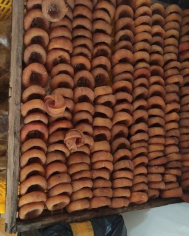 柿饼广西恭城柿饼基地，专业生产批发优质柿饼，欢迎来电