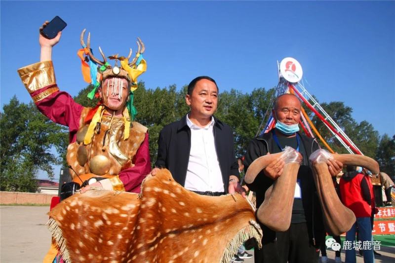常年出售优质东北纯正梅花鹿大种公鹿配种公鹿