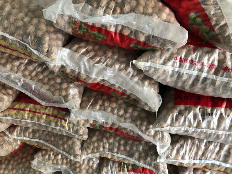 新疆薄皮核桃核桃2020年全新货一件代发全国发