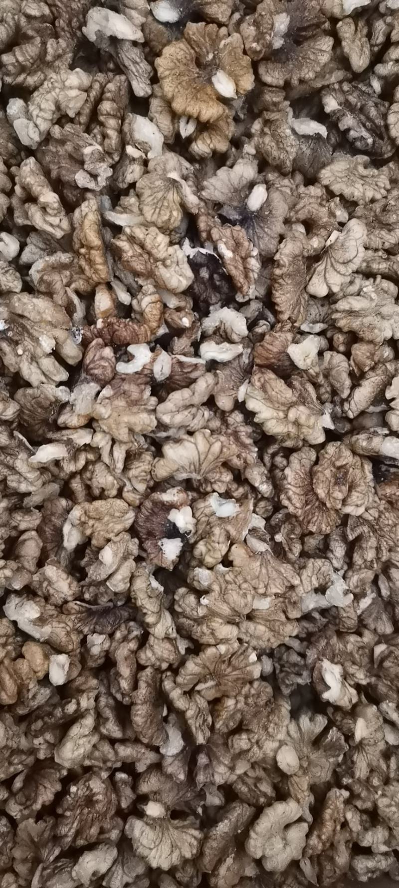 云南核浅色桃仁，榨油核桃仁，手工剥壳，人工挑选。