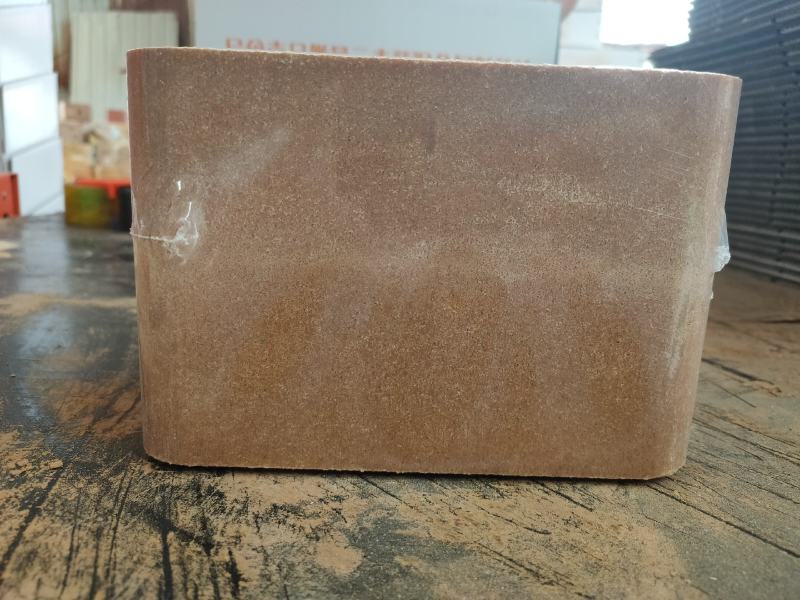 欢蓄高端产品牛羊舔砖，安企业标准生产新设备1000吨压力