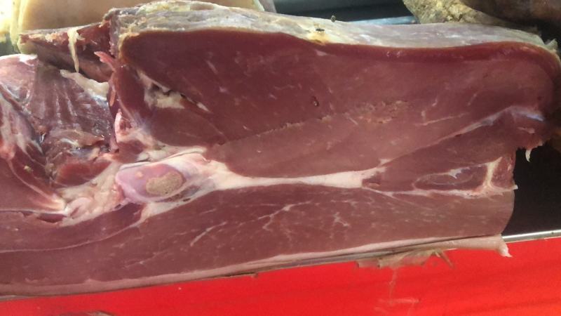 火腿一年新火腿带骨瘦肉多价格低