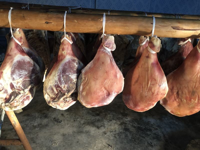火腿一年新火腿带骨瘦肉多价格低
