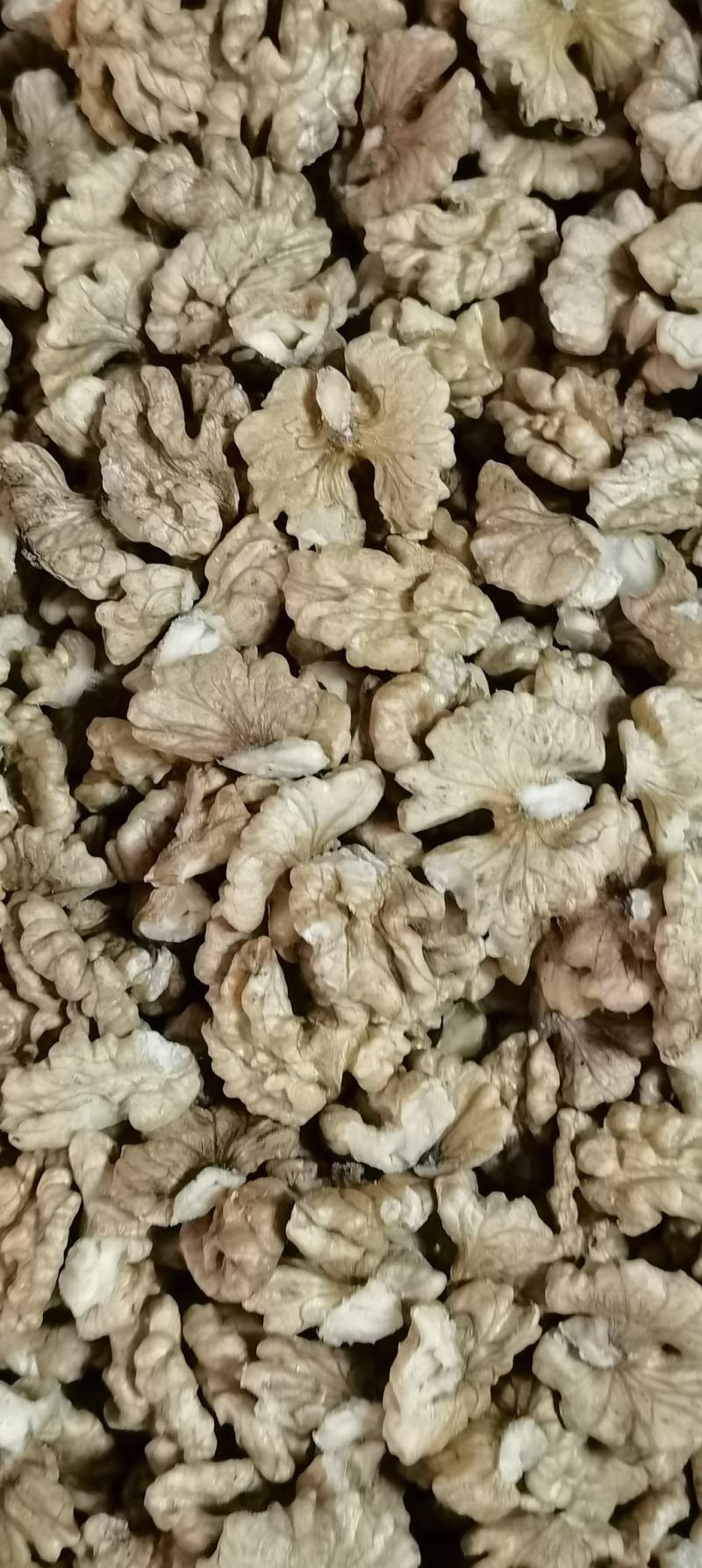 云南核浅色桃仁，榨油核桃仁，手工剥壳，人工挑选。