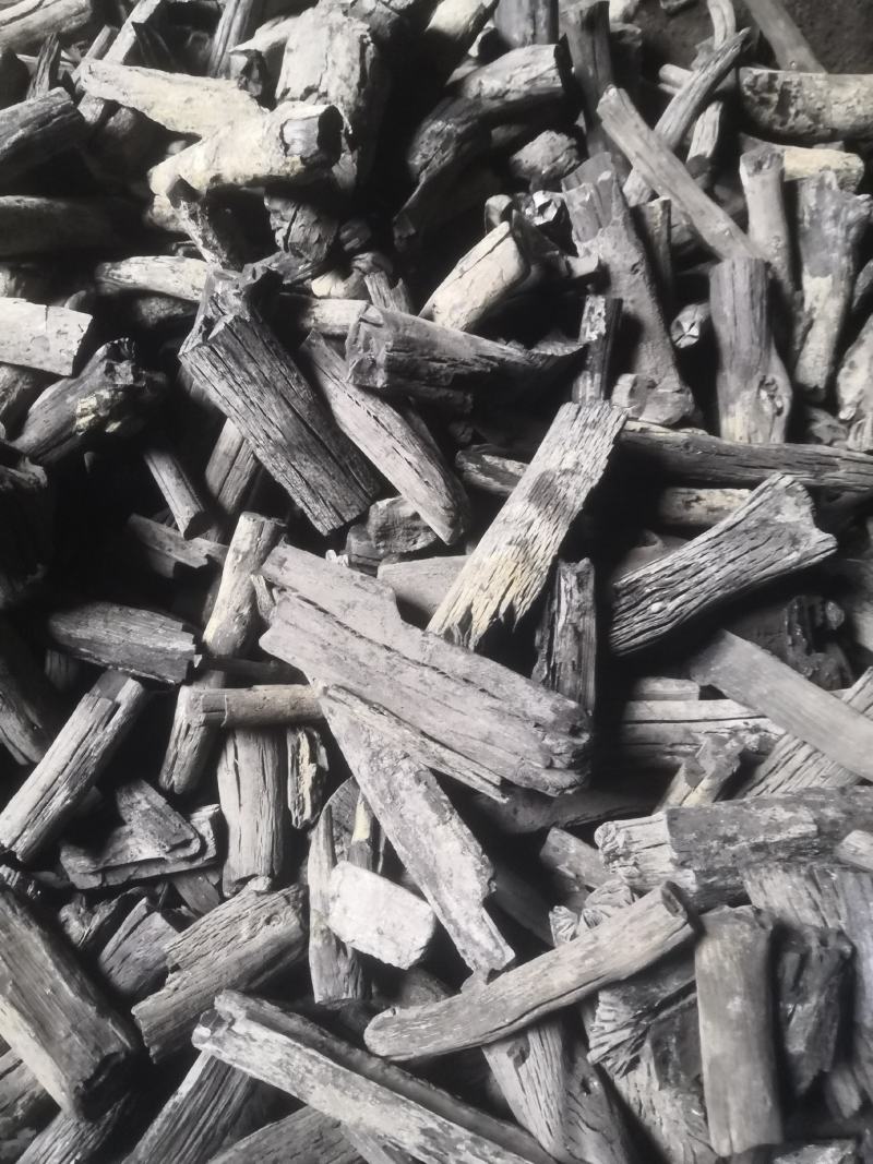 炭，明炭，白炭，耳树炭，烤火炭，栎木白炭，菊花炭，青杠炭