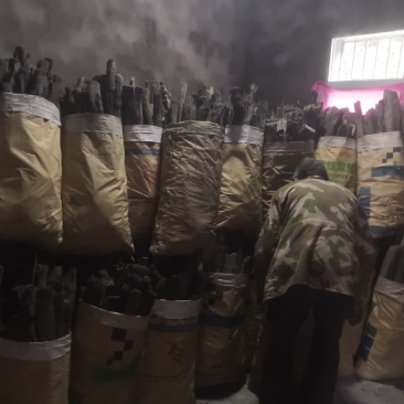 炭，明炭，白炭，耳树炭，烤火炭，栎木白炭，菊花炭，青杠炭