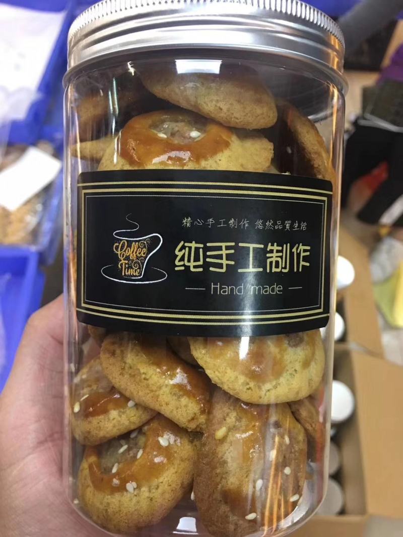 传统鸡仔饼，新鲜出炉，美味无穷！