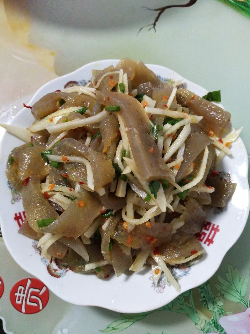 正宗手工柴火土魔芋豆腐，颜色纯正，味道鲜美，
