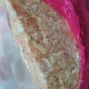 肉鸡带皮胸肉块，价格美丽需要的老板联系我