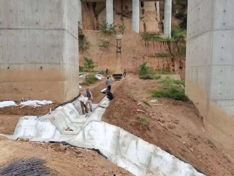 路面水泥地浇水固化水泥毯土坡混凝土工程沟渠防渗护坡工程