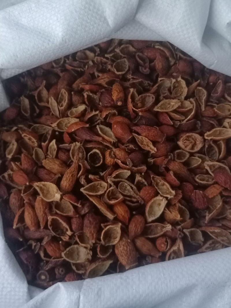 土茯苓薄片熟片，厚片生片，对半的。