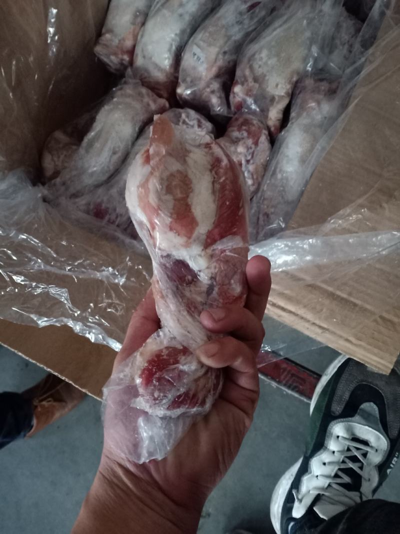 国产肥猪标准新鲜的猪口条！大量有货！30个左右
