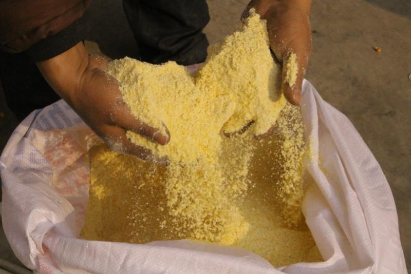 自吸式粮食粉碎机养殖场玉米大豆饲料打碎机两相电齿爪除尘型