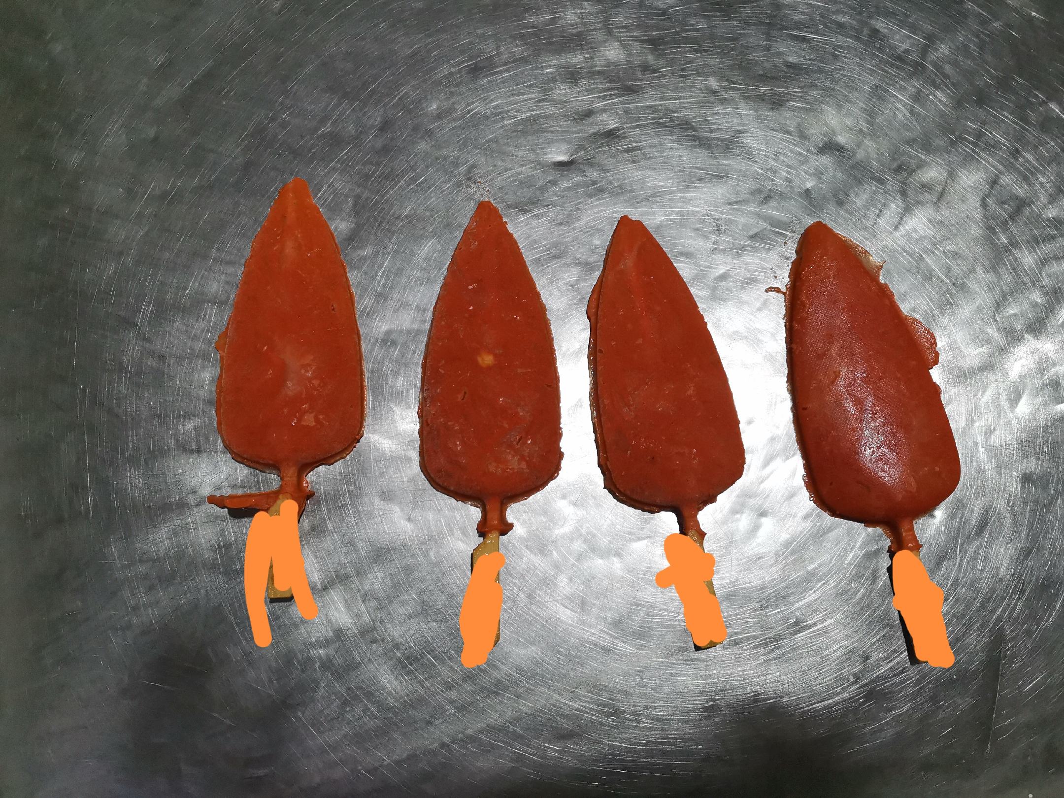 红颜草莓雪糕冷冻成型过程