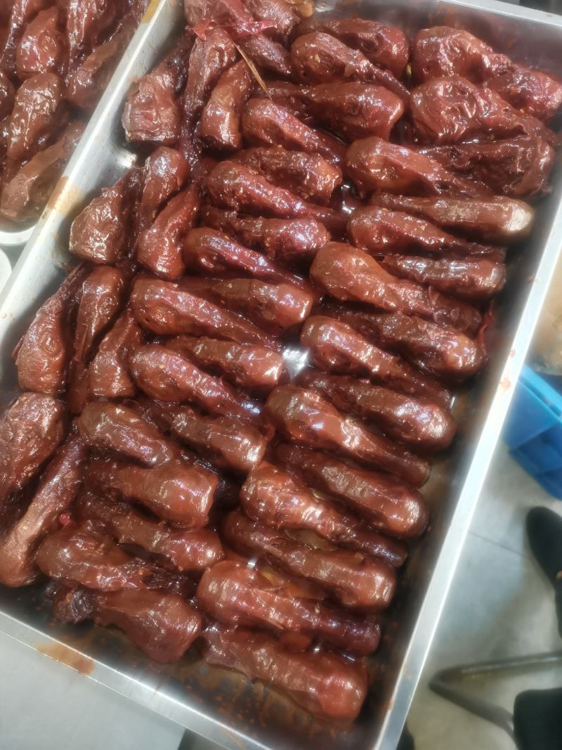 酱鸭头麻辣酱香带甜