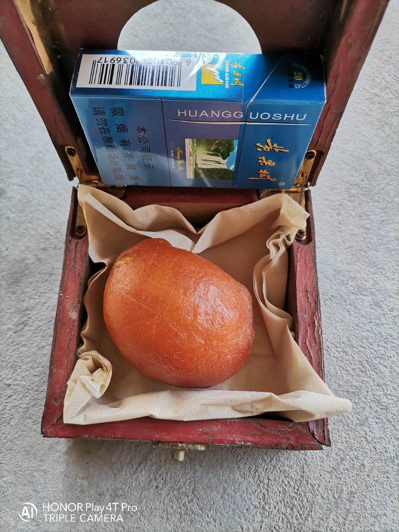今天杀自家的老母鸡得的这东西是鸡宝吗