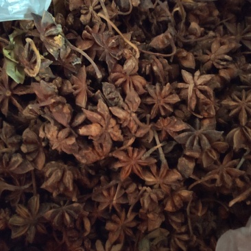 大红八角，八成半以上，过筛，无碎子片
