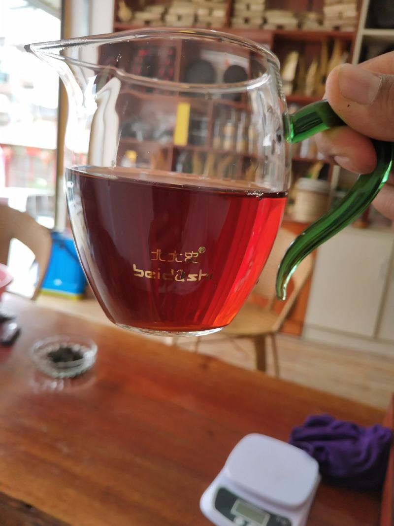 普洱景迈古树离地发酵熟茶