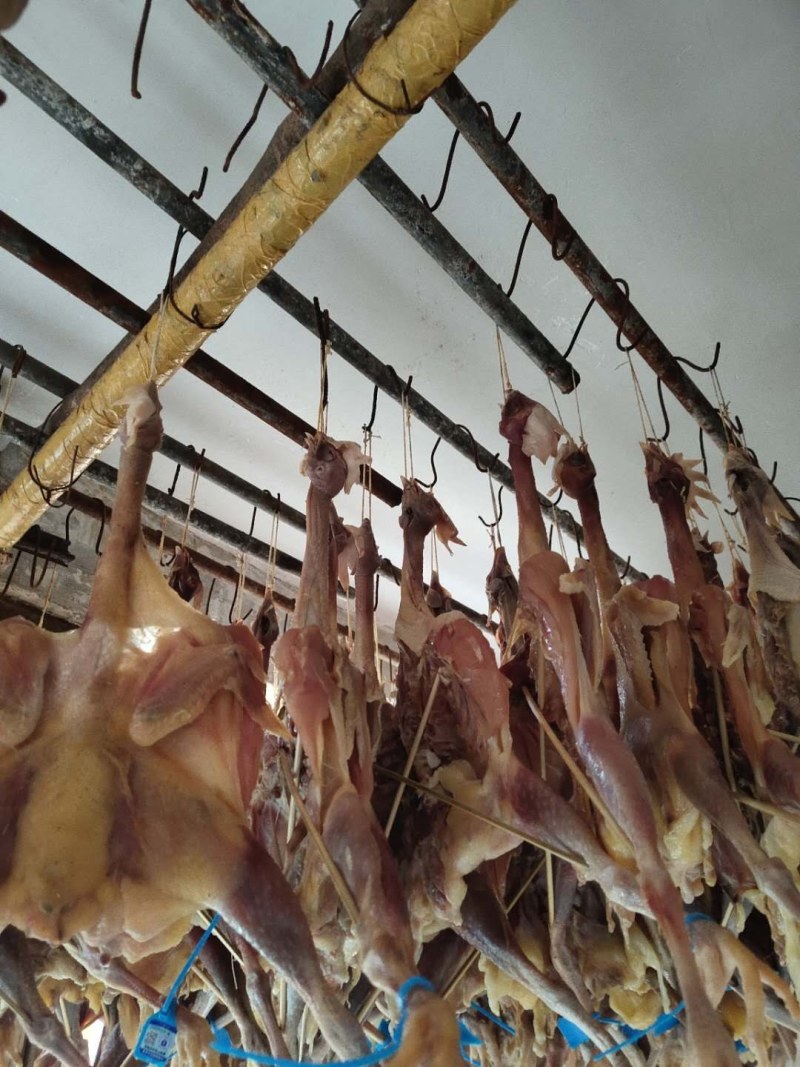 腊鸡风干鸡市场年货热卖产品