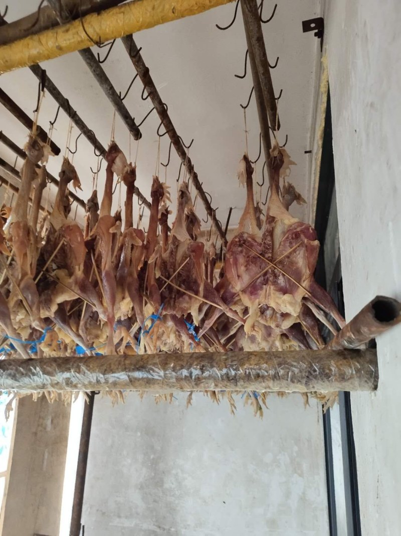 腊鸡风干鸡市场年货热卖产品