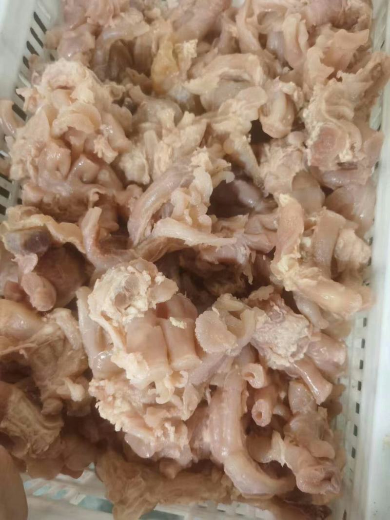 纯干全熟牛蹄筋，大量批发，长期加工。各种生熟牛筋。