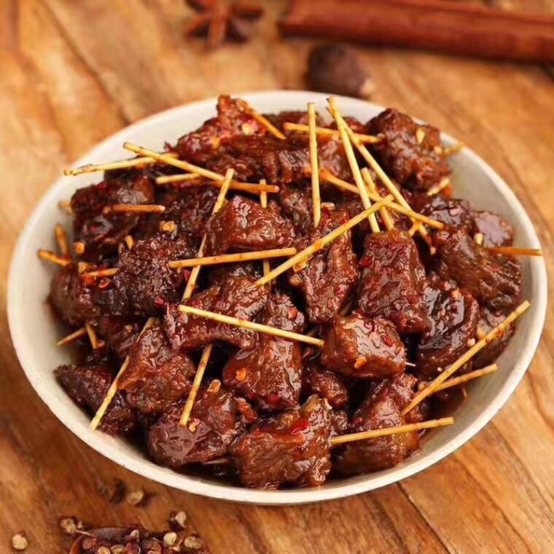 批发麻辣小吃，冷吃兔，冷吃牛肉，冷吃鸭脖，冷吃兔头