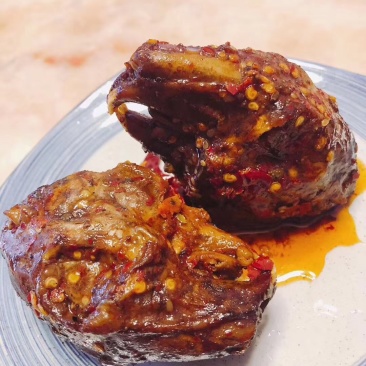 批发麻辣小吃，冷吃兔，冷吃牛肉，冷吃鸭脖，冷吃兔头