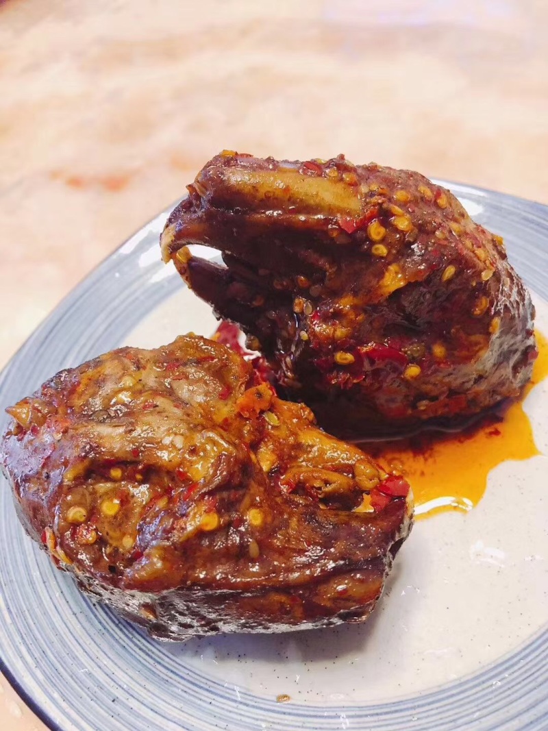 批发麻辣小吃，冷吃兔，冷吃牛肉，冷吃鸭脖，冷吃兔头