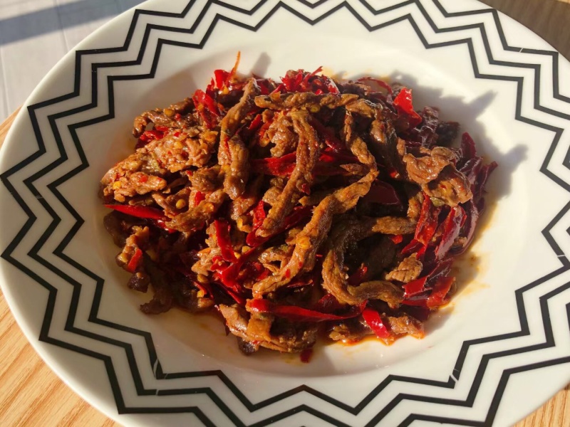 批发麻辣小吃，冷吃兔，冷吃牛肉，冷吃鸭脖，冷吃兔头