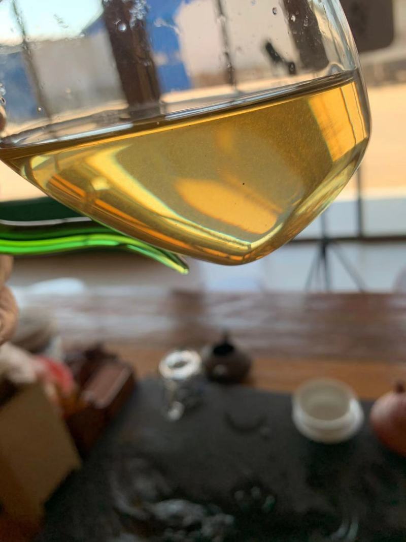 源头批发2018年易武七子饼头春小树普洱茶生茶357g饼