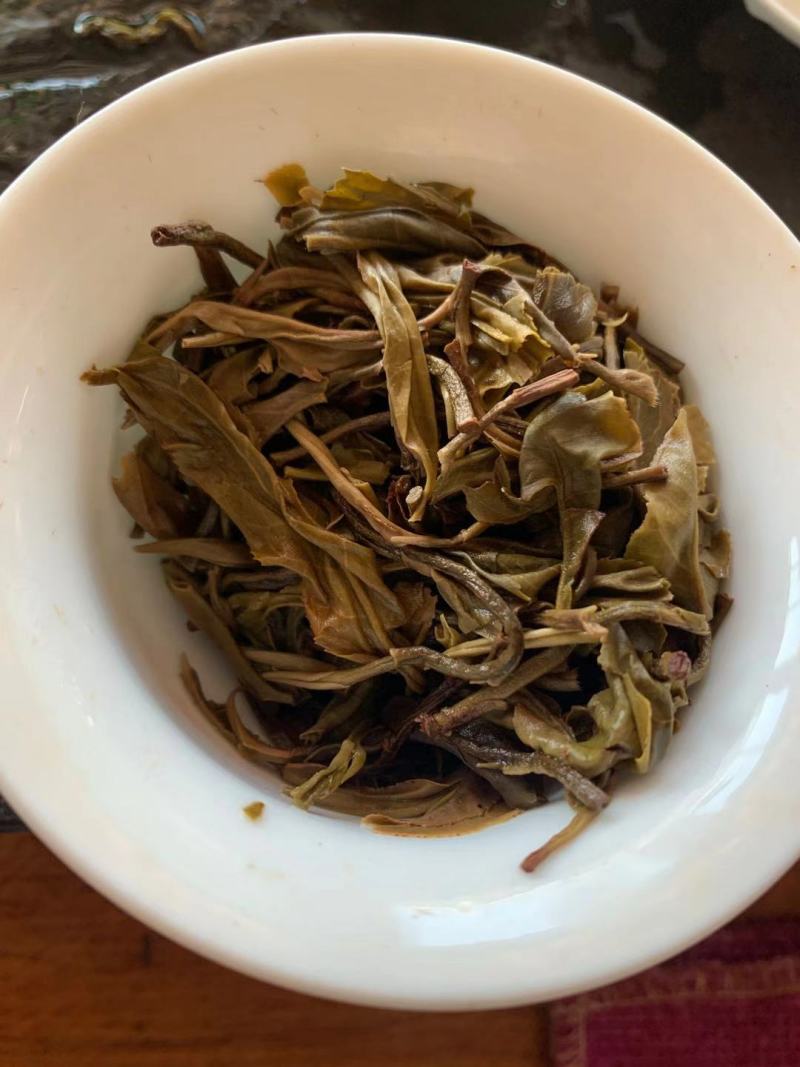 源头批发2018年易武七子饼头春小树普洱茶生茶357g饼