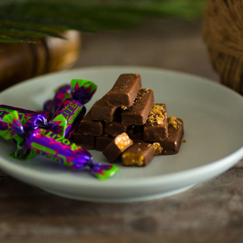 俄罗斯风味国产紫皮糖巧克力夹心网红糖喜糖零食年货糖果批发