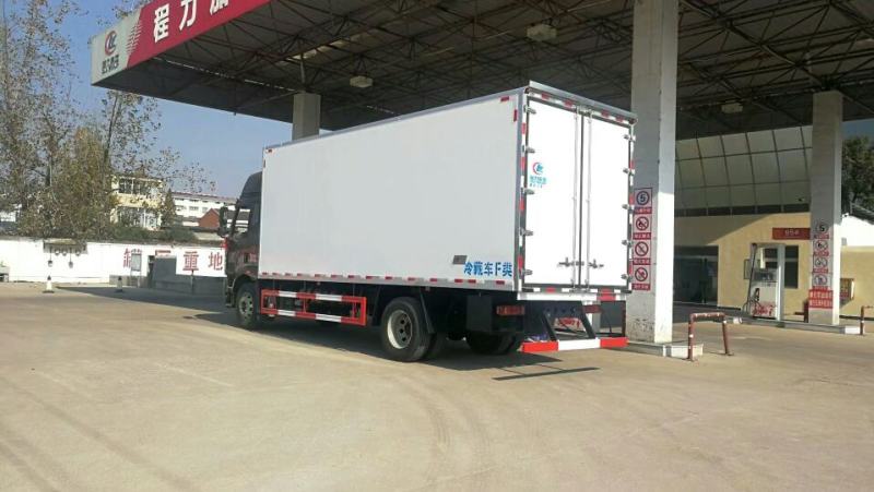 18吨6.8米冷藏车