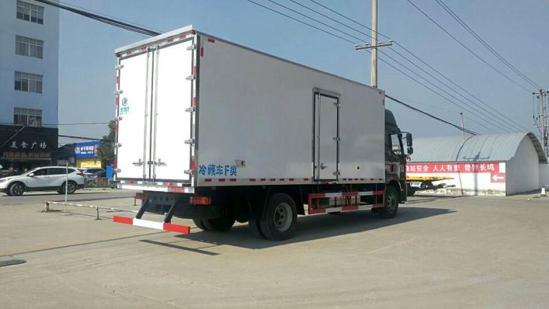 18吨6.8米冷藏车